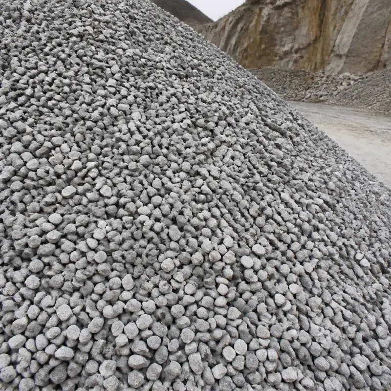 5-15 mm kırma dolomit mıcır yığını — keskin kırık yüzeyli krem-gri taneler